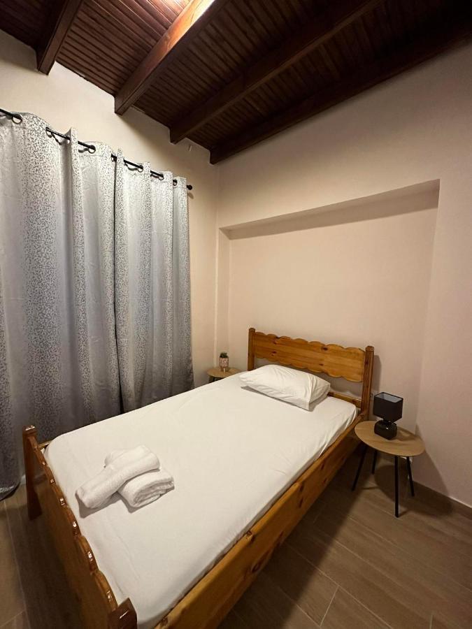 Alepou Isabellas' Home מראה חיצוני תמונה